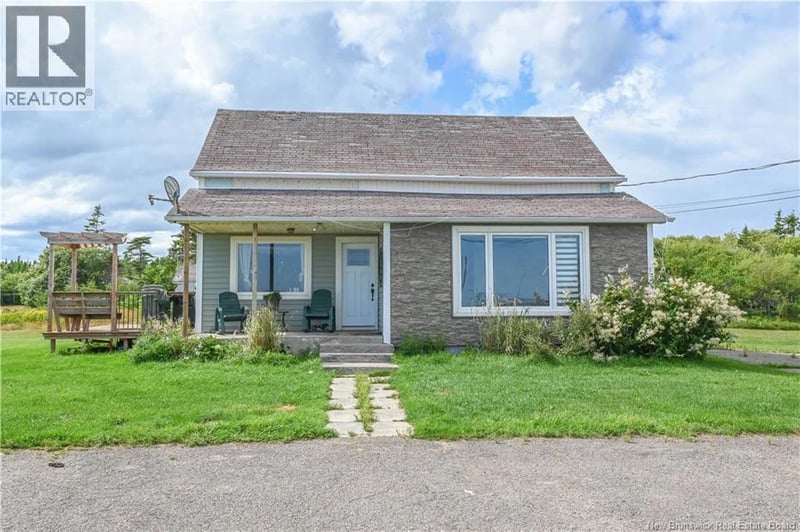 2181 Route 305, Cap-Bateau, New Brunswick, E8T3H6, Cap-Bateau, New Brunswick — photo 1 of 5