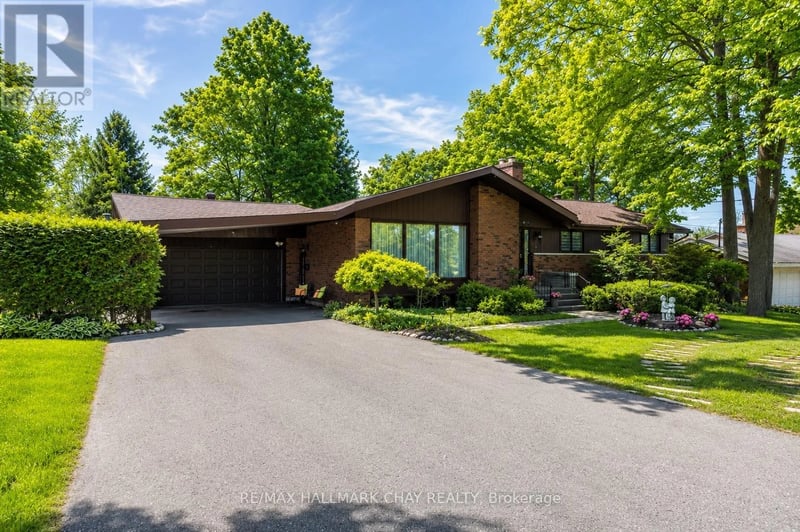 1009 FAIRBAIRN Street, Peterborough (Monaghan Ward 2), Ontario, K9K1C1, Peterborough (Monaghan Ward 2), Ontario — photo 1 of 5