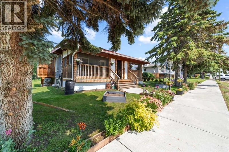 318 Main Street, Ferintosh, Alberta, T0B1M0, Ferintosh, Alberta — photo 1 of 5