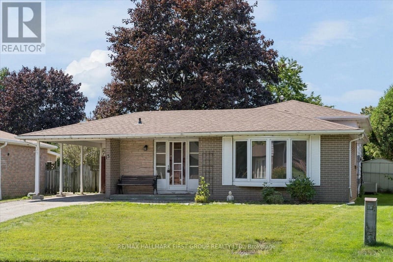 13 Lawrie Road, Ajax (South East), Ontario, L1S3A1, Ajax (South East), Ontario — photo 1 of 5