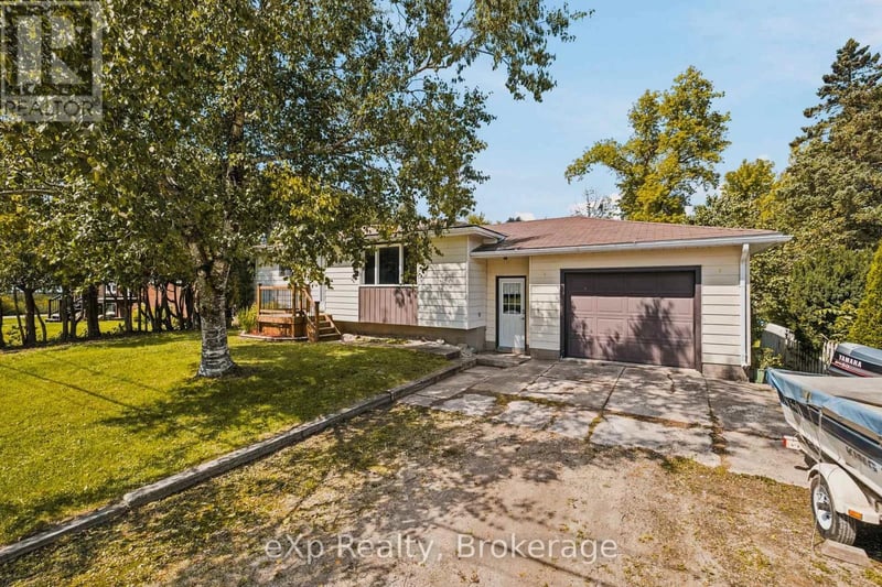 8 Grey Street, Southgate, Ontario, N0C1B0, Southgate, Ontario — photo 1 of 5