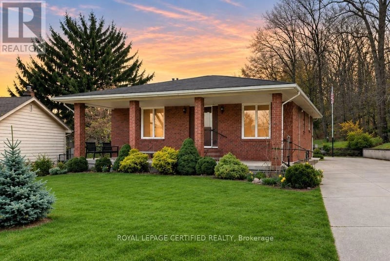 84 Homeside Avenue, Hamilton (Stoney Creek), Ontario, L8G3H1, Hamilton (Stoney Creek), Ontario — photo 1 of 5