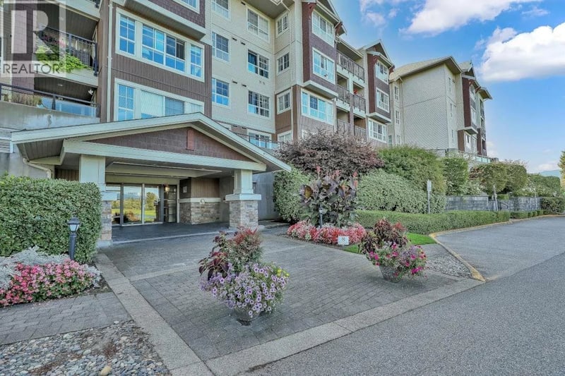 #212 19677 MEADOW GARDENS Way, Pitt Meadows, British Columbia, V3Y0A2, Pitt Meadows, British Columbia — photo 1 of 5
