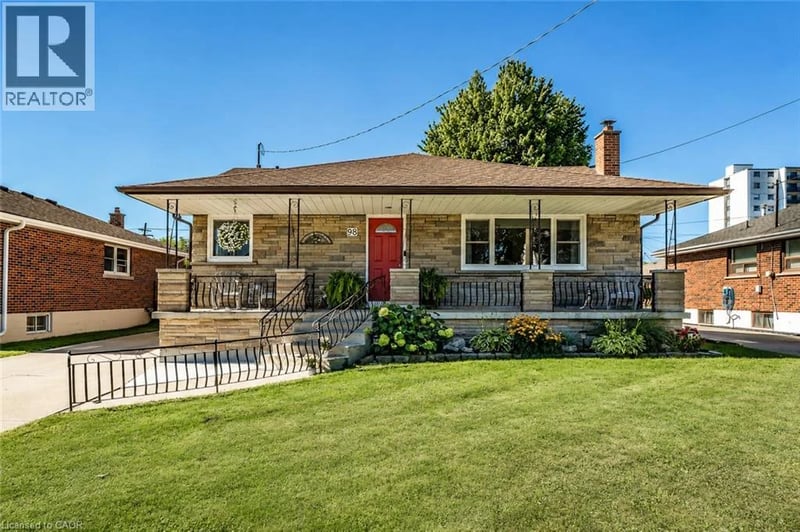 98 DUNCOMBE Drive, Hamilton, Ontario, L9A2G3, Hamilton, Ontario — photo 1 of 5