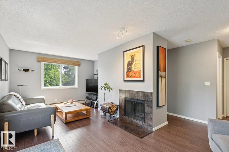 #303 10838 108 ST NW, Edmonton, Alberta, T5H3A6, Edmonton, Alberta — photo 1 of 5