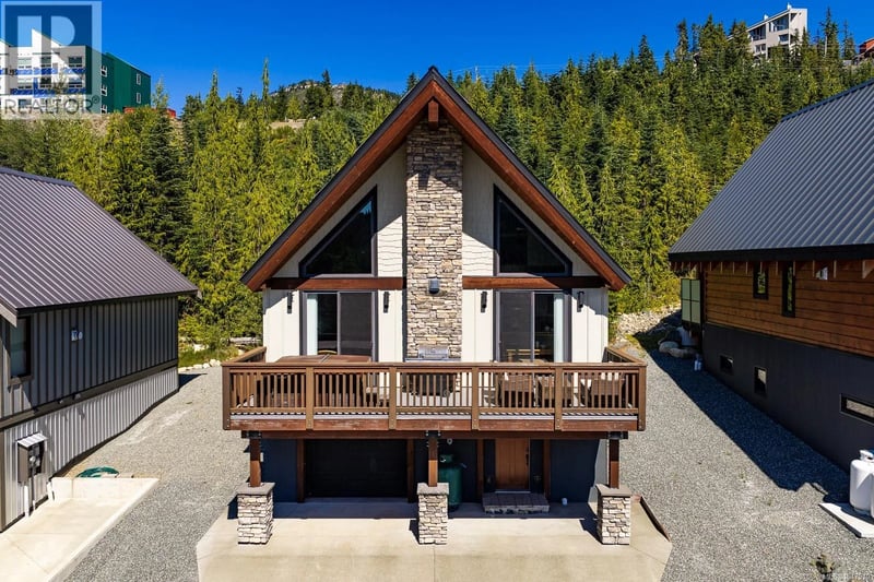 880 Cruikshank Ridge, Courtenay, British Columbia, V9J1L0, Courtenay, British Columbia — photo 1 of 5