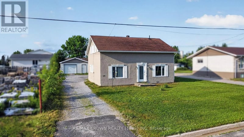 524 Kitchener Street, Hearst, Ontario, P0L1N0, Hearst, Ontario — photo 1 of 5
