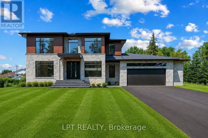 15 Briggs Avenue, Ottawa, Ontario, K2E6W5, Ottawa, Ontario — photo 1 of 5