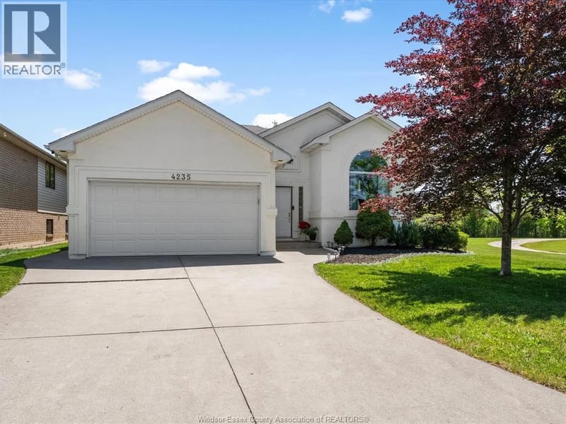 4235 PROVIDENCE Crescent, Windsor, Ontario, N9G2V3, Windsor, Ontario — photo 1 of 5