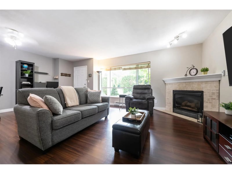 #3 13660 84 Avenue, Surrey, British Columbia, V3W0T6, Surrey, British Columbia — photo 1 of 5