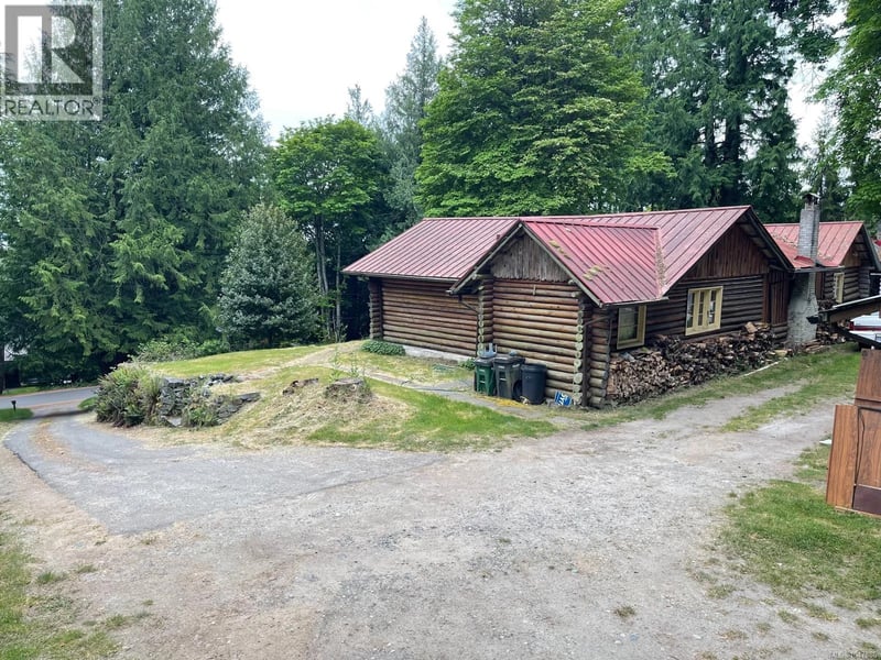 4912 Lochside Drive, Saanich, British Columbia, V8Y2E4, Saanich, British Columbia — photo 1 of 5