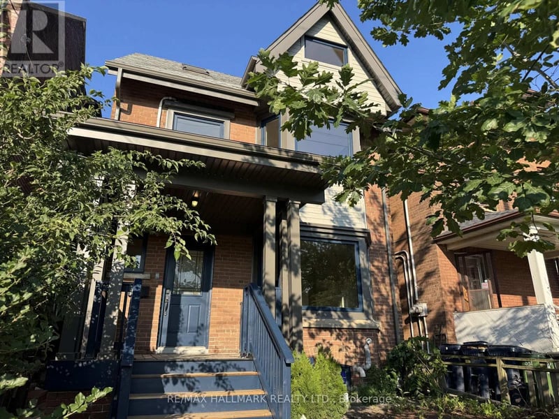 #Upper 553 Broadview Avenue, Toronto (North Riverdale), Ontario, M4K2N7, Toronto (North Riverdale), Ontario — photo 1 of 5