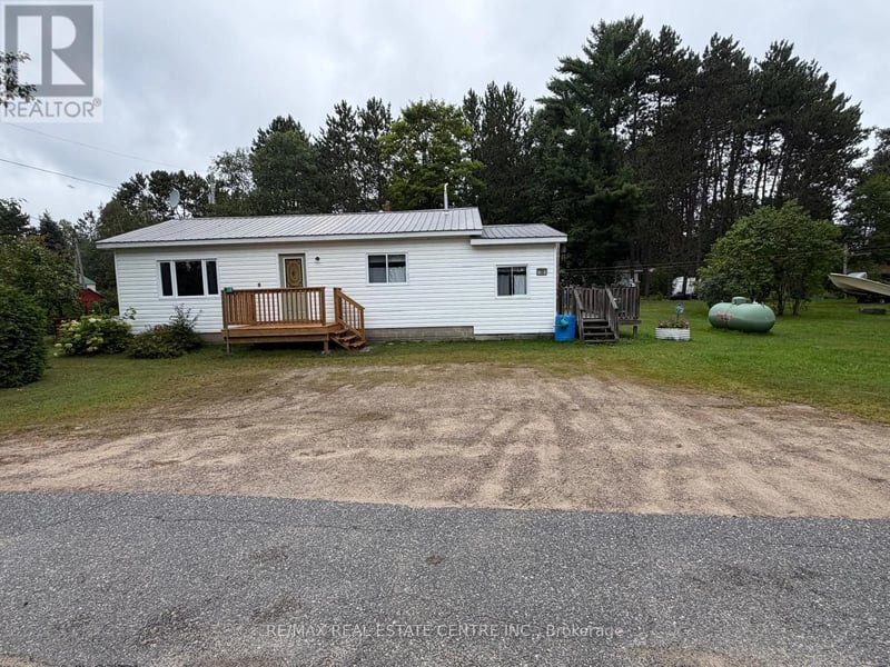 38 2nd Avenue, South Algonquin, Ontario, K0J2M0, South Algonquin, Ontario — photo 1 of 5