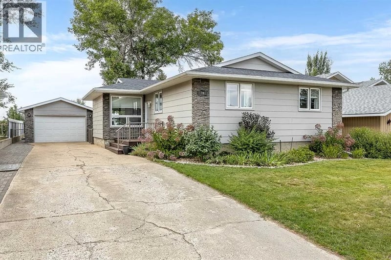 78 Seven Persons Crescent Southwest, Medicine Hat, Alberta, T1B2A6, Medicine Hat, Alberta — photo 1 of 5