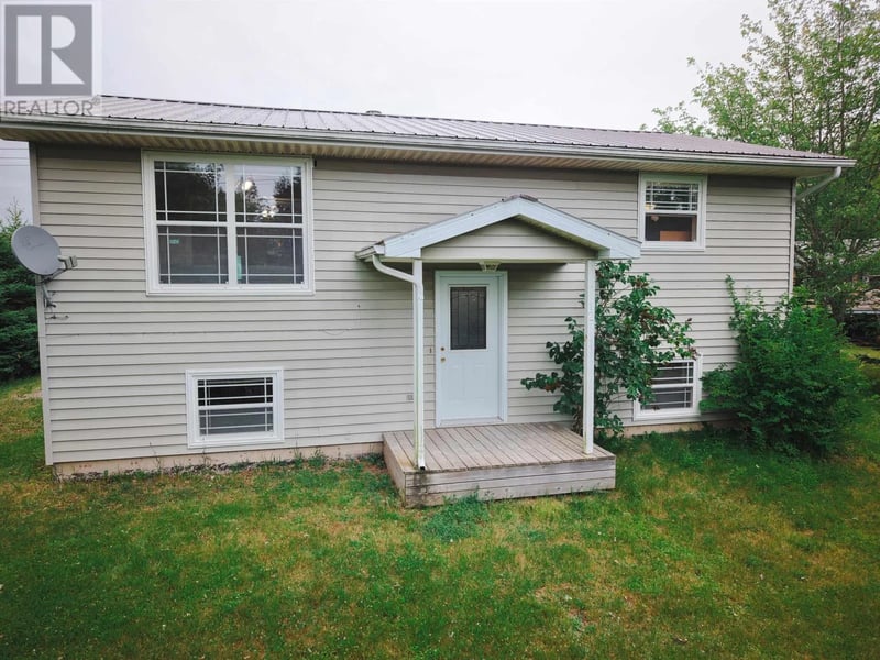 3 Windcrest Avenue, Stewiacke, Nova Scotia, B0N2J0, Stewiacke, Nova Scotia — photo 1 of 5