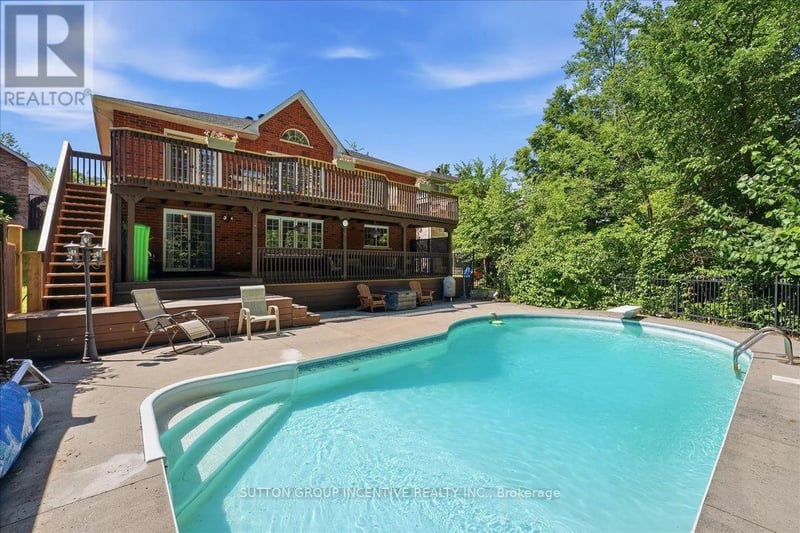 200 Cumming Drive, Barrie (Ardagh), Ontario, L4N0C9, Barrie (Ardagh), Ontario — photo 1 of 5
