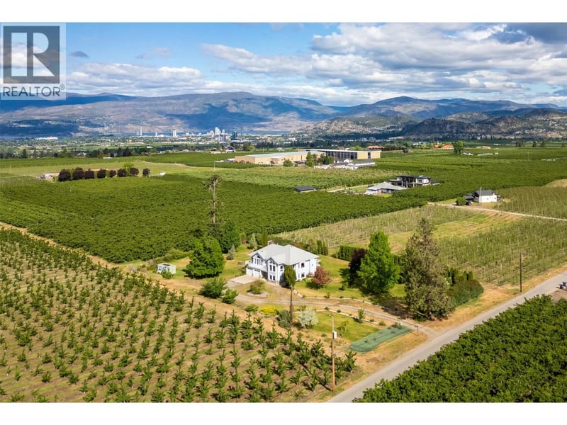 3520 Fitzgerald Road, Kelowna, British Columbia, V1W4G5, Kelowna, British Columbia — photo 1 of 5