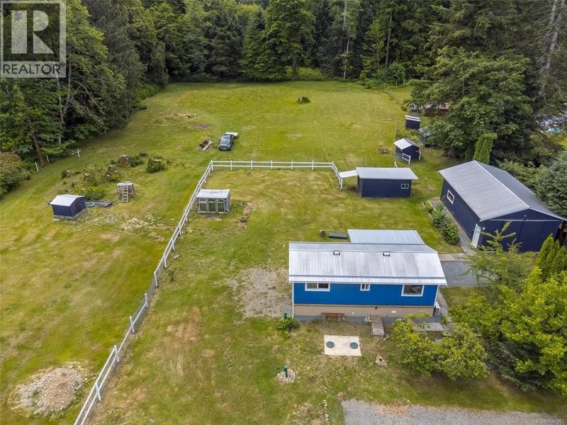 429 Community Road, Sayward, British Columbia, V0P1R0, Sayward, British Columbia — photo 1 of 5