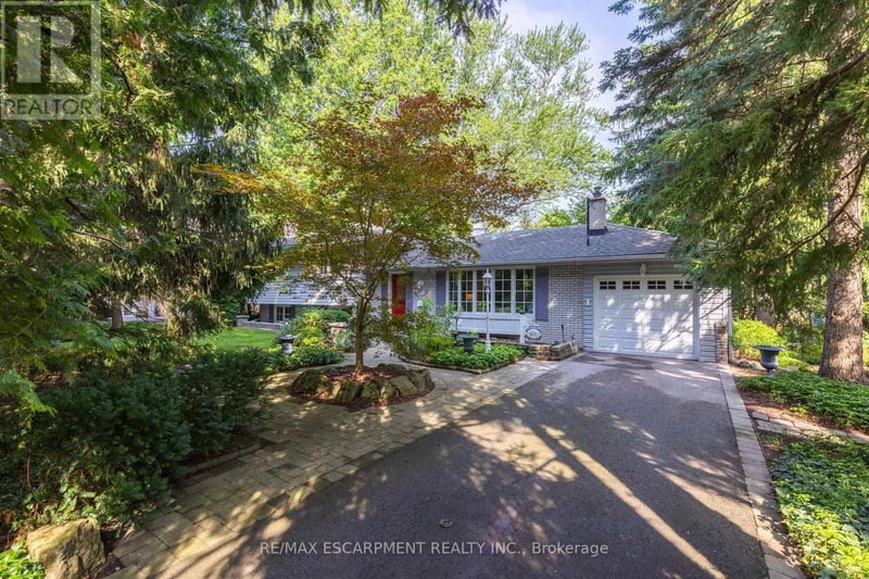 401 Cairncroft Road, Oakville (MO Morrison), Ontario, L6J4M8, Oakville (MO Morrison), Ontario — photo 1 of 5