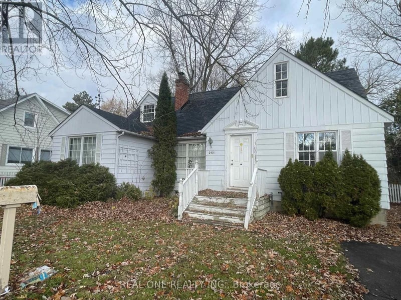 251 Richmond Street, Richmond Hill (Mill Pond), Ontario, L4C3Y9, Richmond Hill (Mill Pond), Ontario — photo 1 of 3