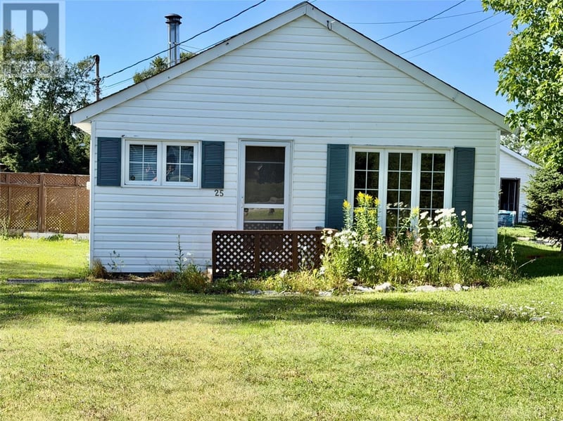 25 HANCOCK Road, DEER LAKE, Newfoundland & Labrador, A8A1E1, DEER LAKE, Newfoundland & Labrador — photo 1 of 5
