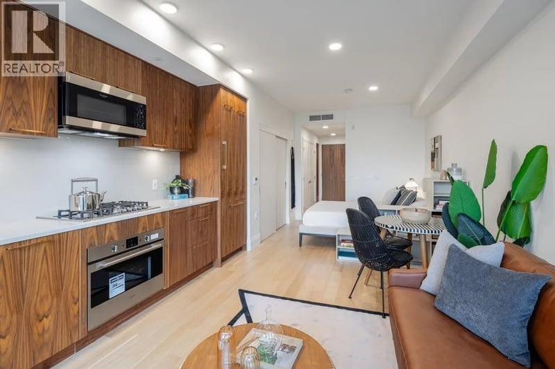 #410 2550 GARDEN Drive, Vancouver, British Columbia, V5N4X6, Vancouver, British Columbia — photo 1 of 5