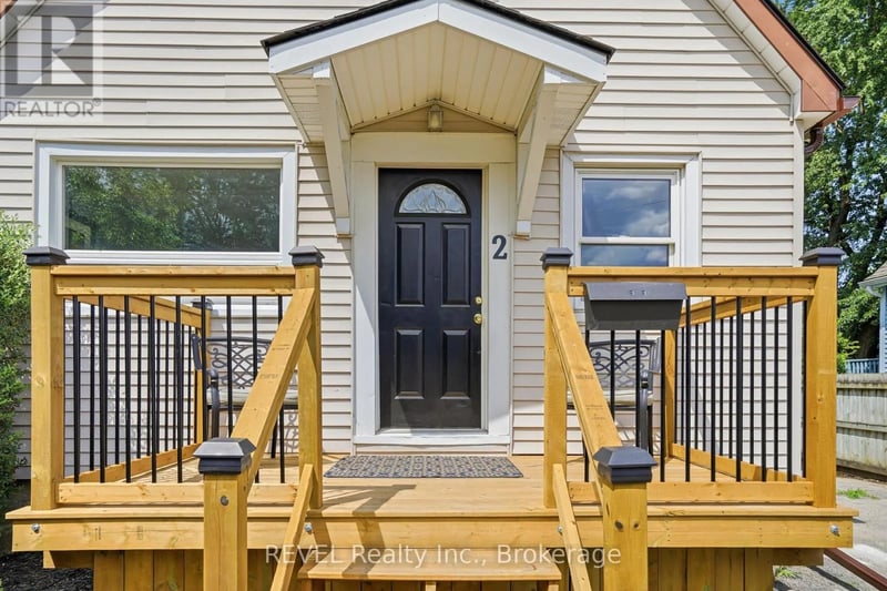 2 Kent Street, St. Catharines (Western Hill), Ontario, L2S1H1, St. Catharines (Western Hill), Ontario — photo 1 of 5