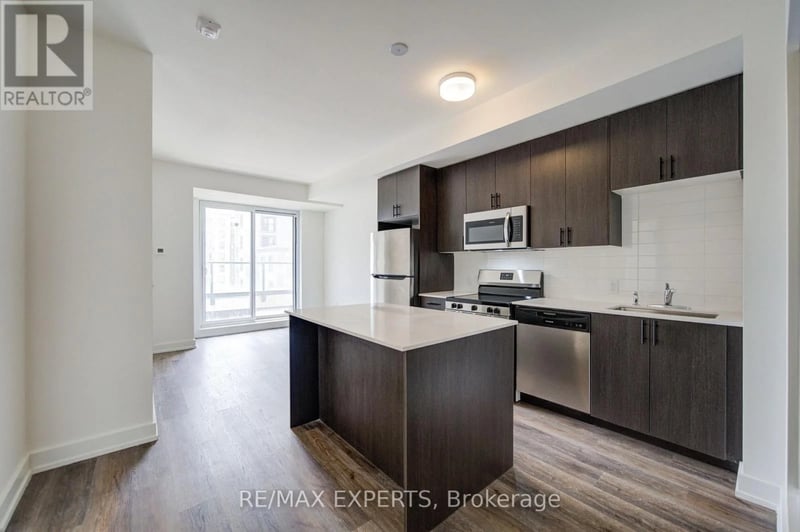#210 2475 Old Bronte Road, Oakville (WM Westmount), Ontario, L6M5S7, Oakville (WM Westmount), Ontario — photo 1 of 5