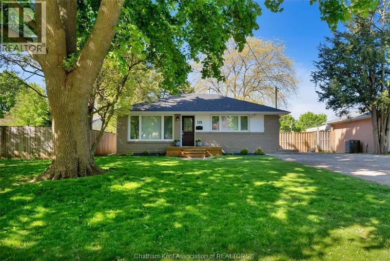 119 Burton Avenue, Chatham, Ontario, N7M4Z6, Chatham, Ontario — photo 1 of 5