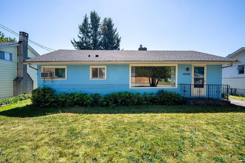 46688 PORTAGE Avenue, Chilliwack, British Columbia, V2P3G5, Chilliwack, British Columbia — photo 1 of 5
