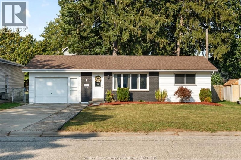 1 LONGFIELD Lane, Leamington, Ontario, N8H2R8, Leamington, Ontario — photo 1 of 5