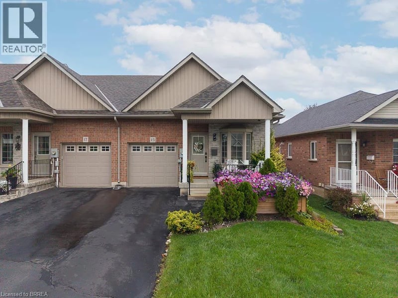 15 MILLCROFT Drive, Simcoe, Ontario, N3Y0B1, Simcoe, Ontario — photo 1 of 5