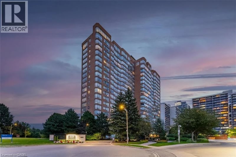 #809 1276 MAPLE CROSSING Boulevard, Burlington, Ontario, L7S2J9, Burlington, Ontario — photo 1 of 5