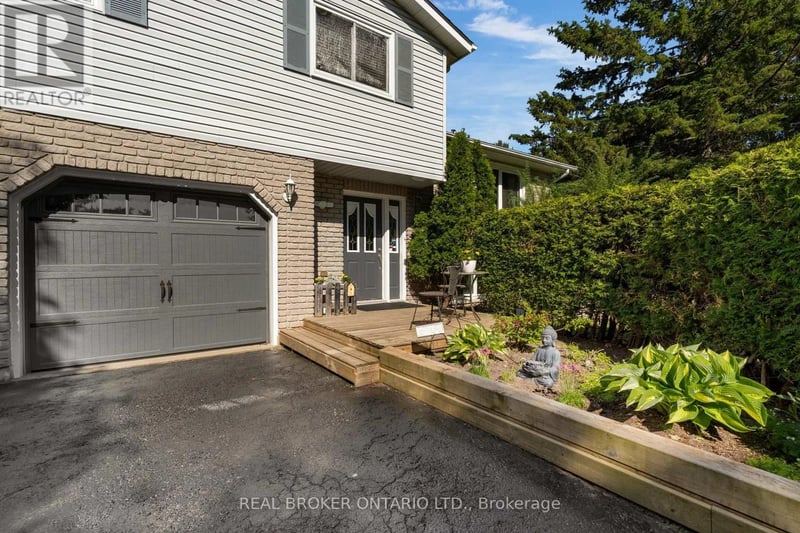 215 Mary Anne Drive, Barrie (Painswick North), Ontario, L4N4T1, Barrie (Painswick North), Ontario — photo 1 of 5