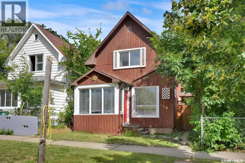 310 J AVENUE N, Saskatoon, Saskatchewan, S7L2K2, Saskatoon, Saskatchewan — photo 1 of 5