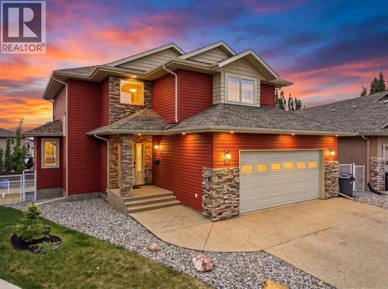 30 Lawson Close, Red Deer, Alberta, T4R0H4, Red Deer, Alberta — photo 1 of 5