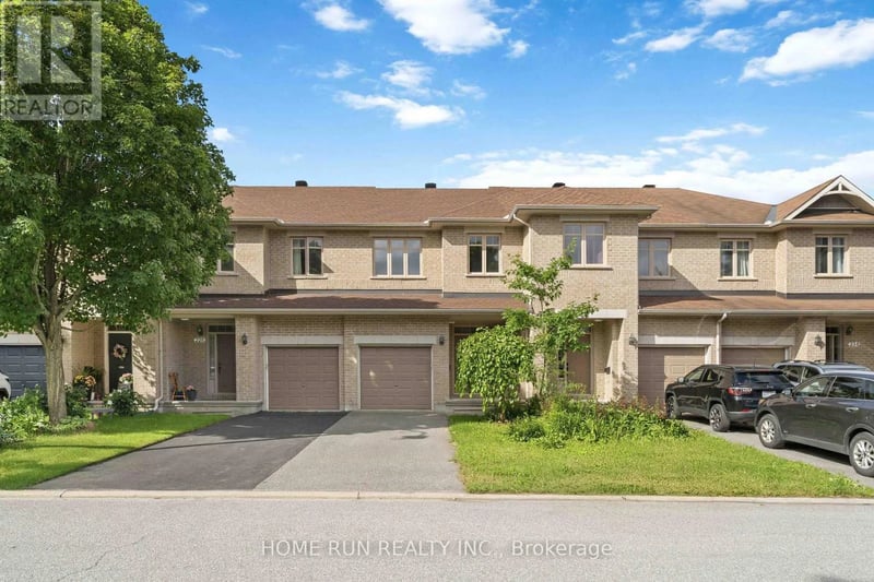 230 Badgeley Avenue, Ottawa, Ontario, K2T0A4, Ottawa, Ontario — photo 1 of 5