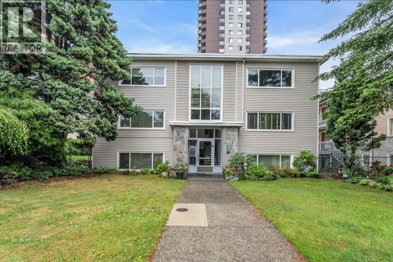 #1 1420 CHESTERFIELD Avenue, North Vancouver, British Columbia, V7M2N4, North Vancouver, British Columbia — photo 1 of 5