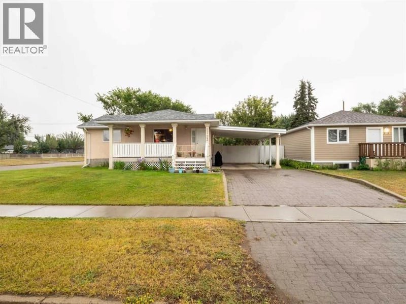 5723 54 St, Taber, Alberta, T1G1K9, Taber, Alberta — photo 1 of 5