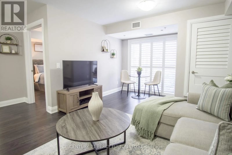 #201 481 Rupert Avenue, Whitchurch-Stouffville (Stouffville), Ontario, L4A1Y7, Whitchurch-Stouffville (Stouffville), Ontario — photo 1 of 5