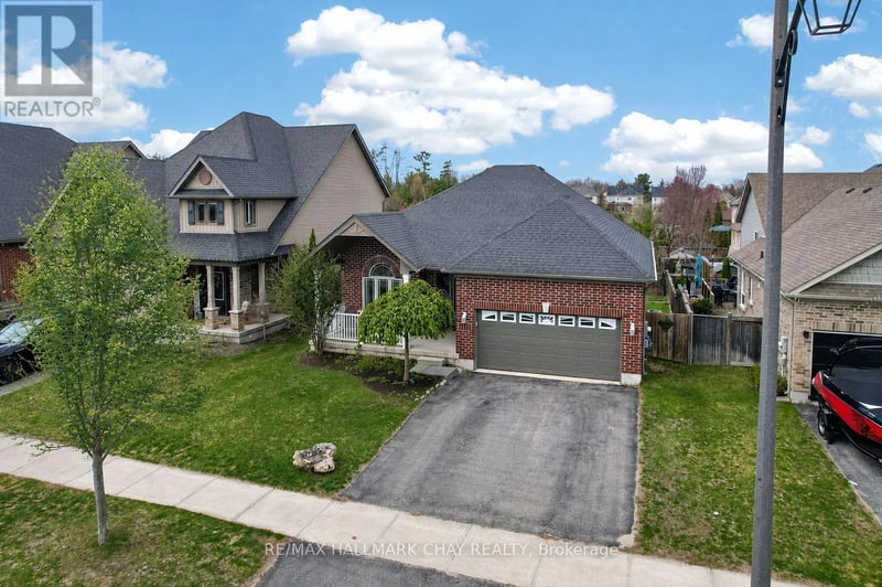 60 Brownley Lane, Essa (Angus), Ontario, L3W0P9, Essa (Angus), Ontario — photo 1 of 5