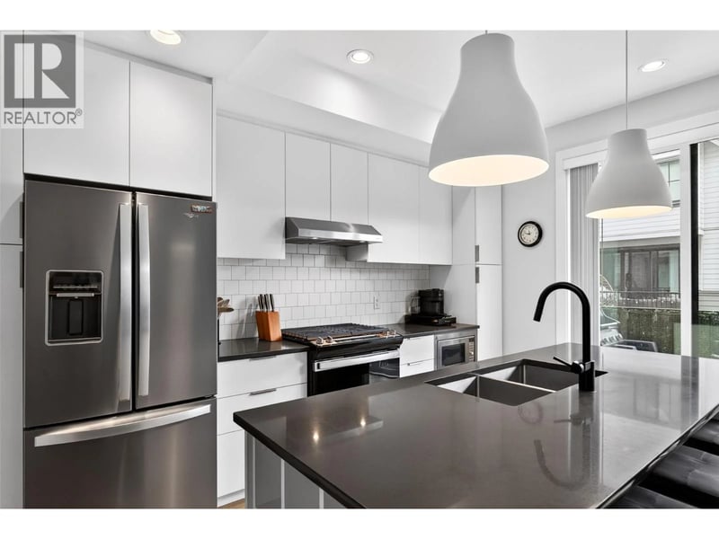 #32 307 Glen Park Drive, Kelowna, British Columbia, V1V0H1, Kelowna, British Columbia — photo 1 of 5