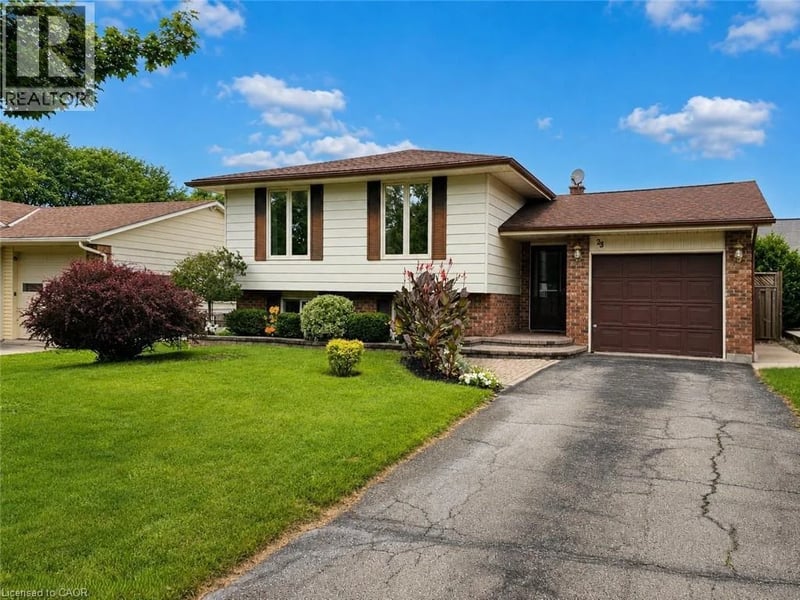 23 CHURCHILL Circle, Simcoe, Ontario, N3Y4Z4, Simcoe, Ontario — photo 1 of 5
