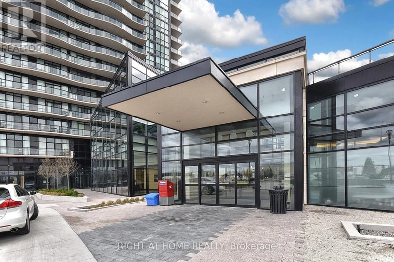 #312 2910 Highway No, 7 Road West, Vaughan (Concord), Ontario, L4K0H8, Vaughan (Concord), Ontario — photo 1 of 5