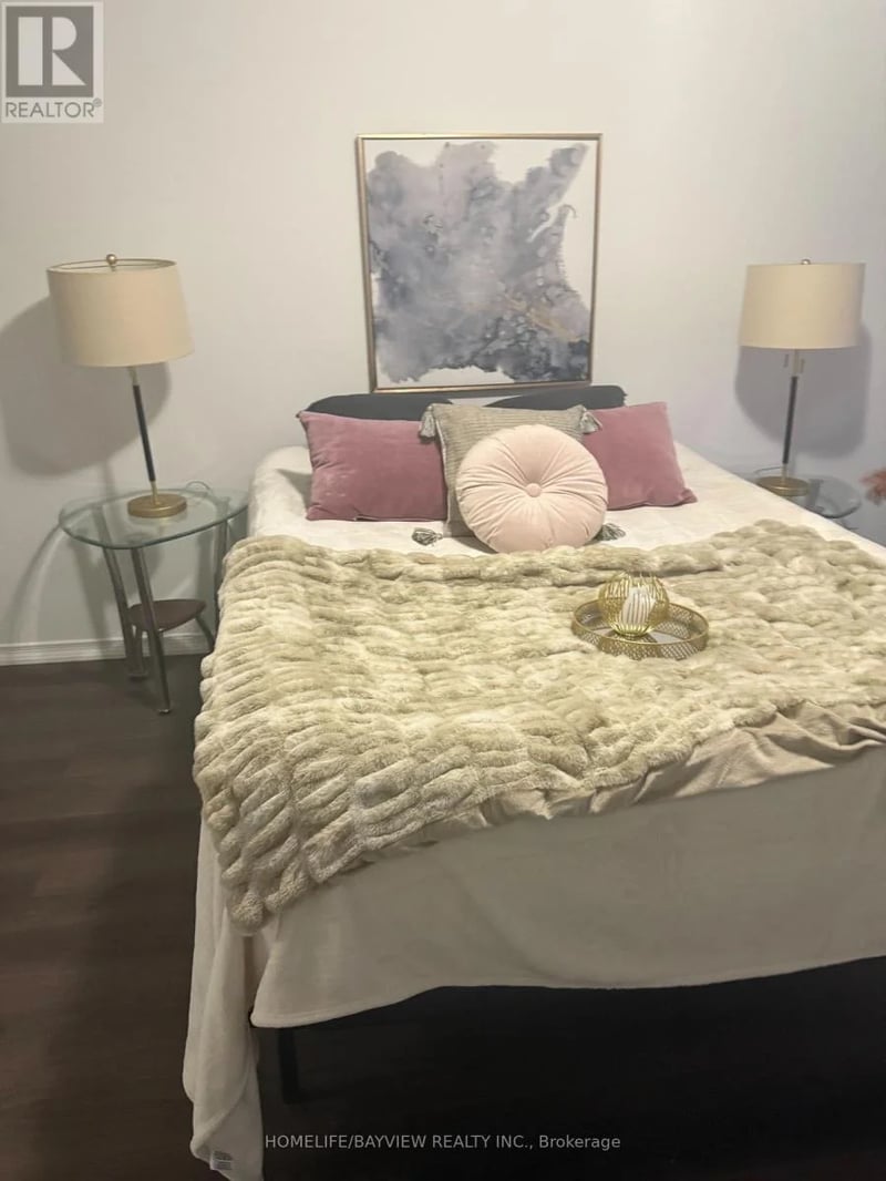 #Main floor 22 Edsel Road, Brampton (Northwest Brampton), Ontario, L7A4K6, Brampton (Northwest Brampton), Ontario — photo 1 of 5