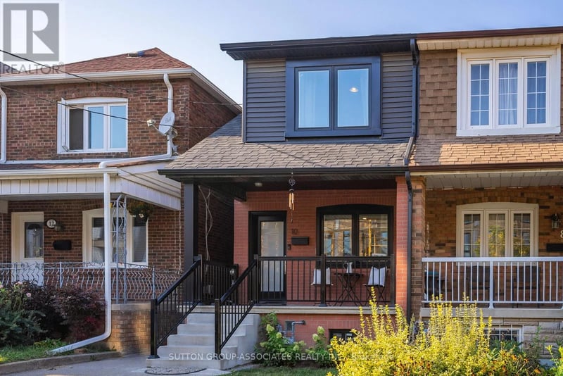 10 Innes Avenue, Toronto (Corso Italia-Davenport), Ontario, M6E1M8, Toronto (Corso Italia-Davenport), Ontario — photo 1 of 5