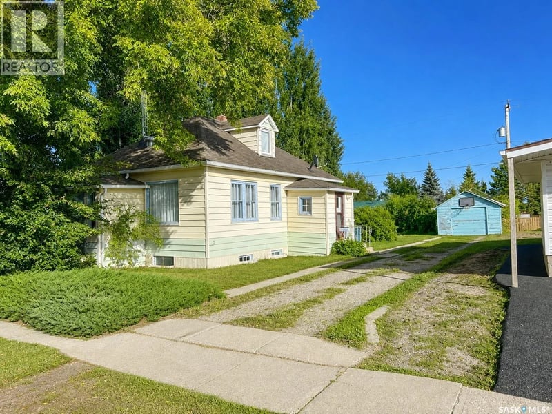 214 1ST AVENUE E, Blaine Lake, Saskatchewan, S0J0J0, Blaine Lake, Saskatchewan — photo 1 of 5
