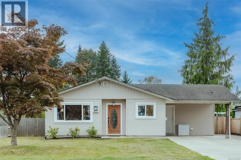2086 Eardley Road, Campbell River, British Columbia, V9W1L4, Campbell River, British Columbia — photo 1 of 5