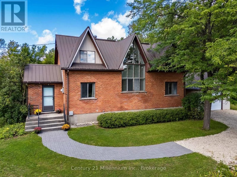 425005 Irish Lake Road, Grey Highlands, Ontario, N0C1H0, Grey Highlands, Ontario — photo 1 of 5