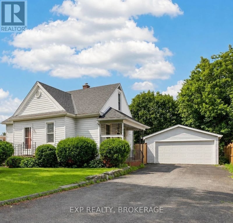 650 Hillside Drive, Gananoque, Ontario, K7G2E4, Gananoque, Ontario — photo 1 of 5